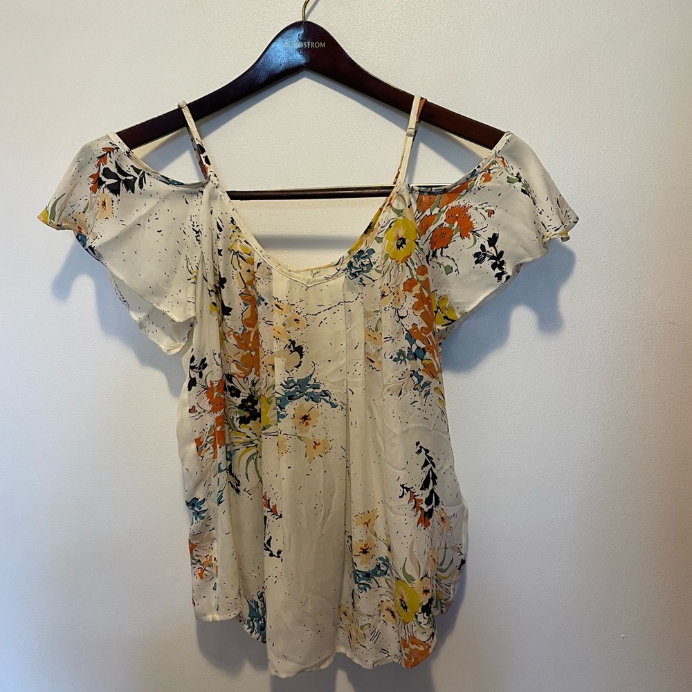 Cold shoulder top